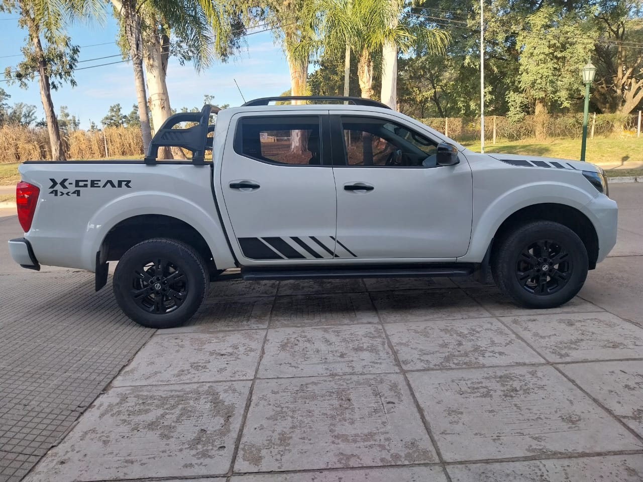 NISSAN FRONTIER X-GEAR 4X4 AT - Imagen 3