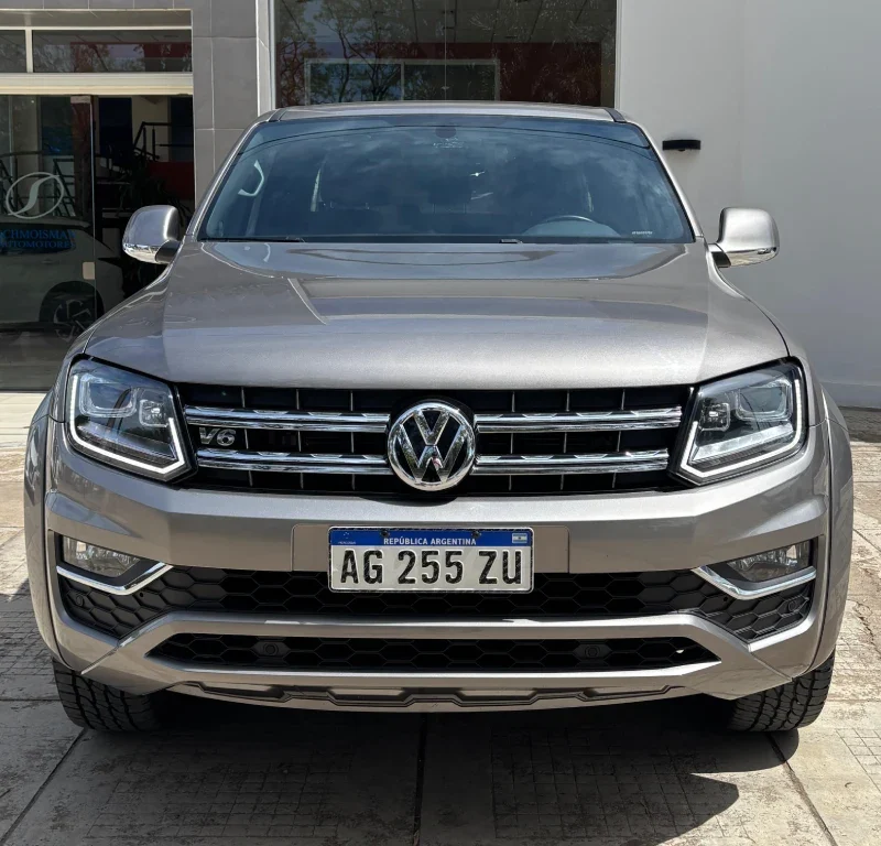 VOLKSWAGEN AMAROK HIGHLINE V6