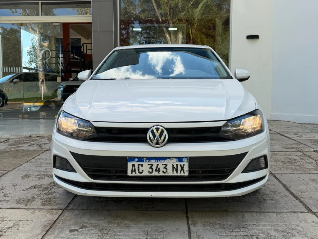 VOLKSWAGEN POLO TRENDLINE 1.6