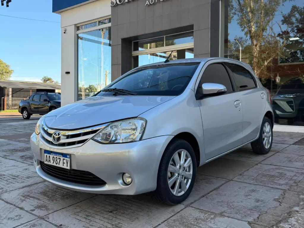 TOYOTA ETIOS XLS