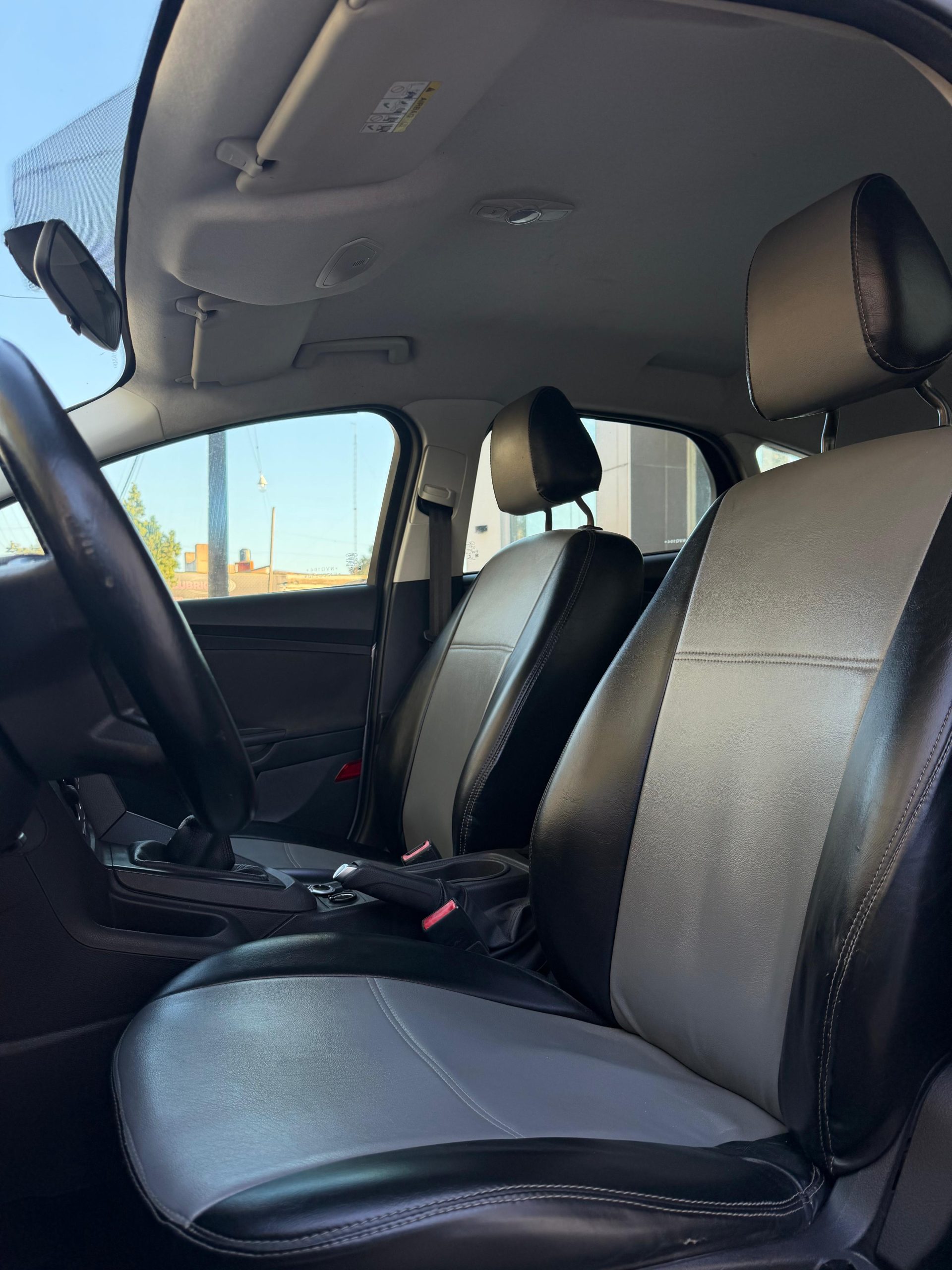 FORD FOCUS S 1.6 - Imagen 8