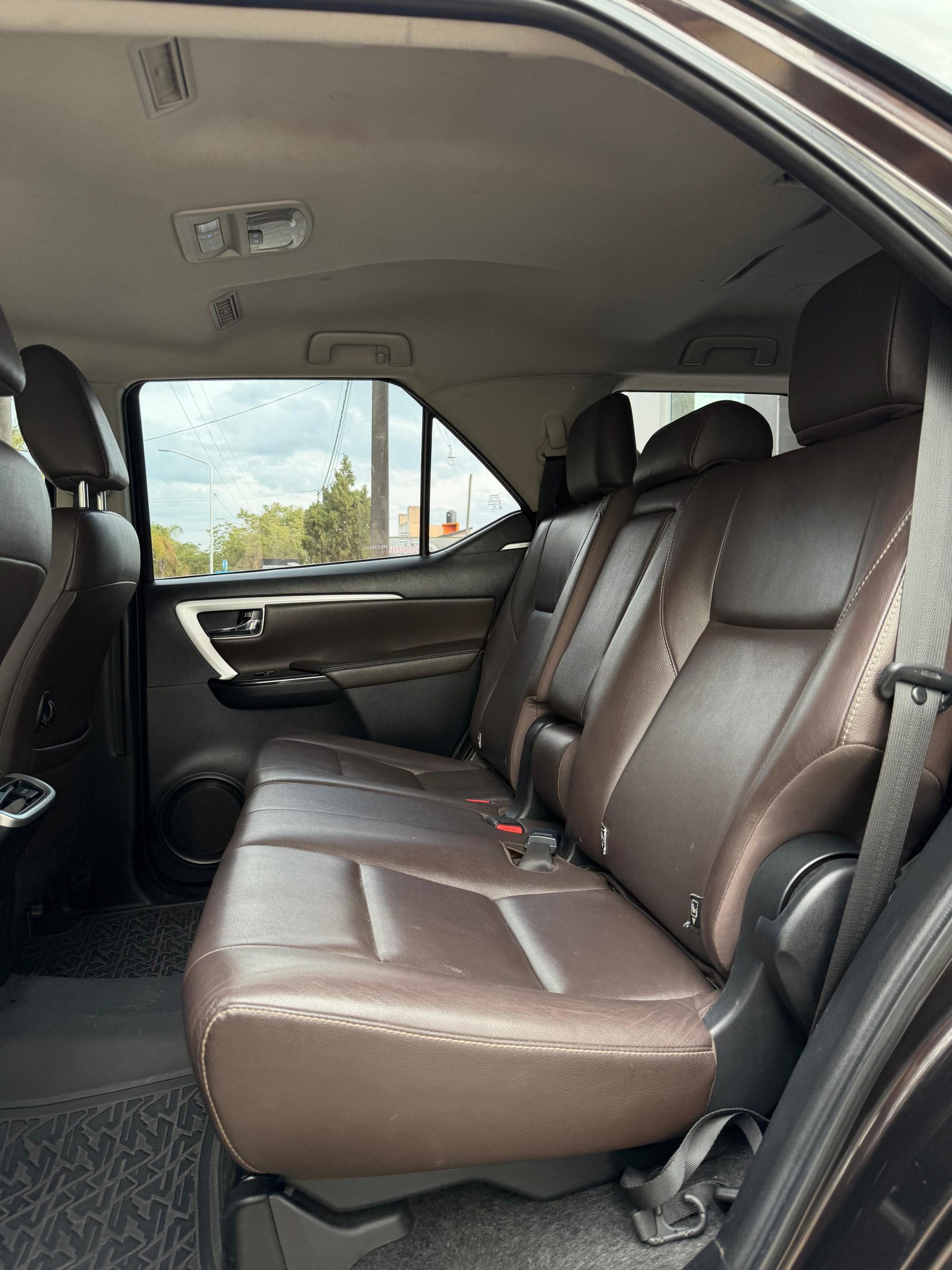 TOYOTA SW4 SRX 7 AS AT - Imagen 9
