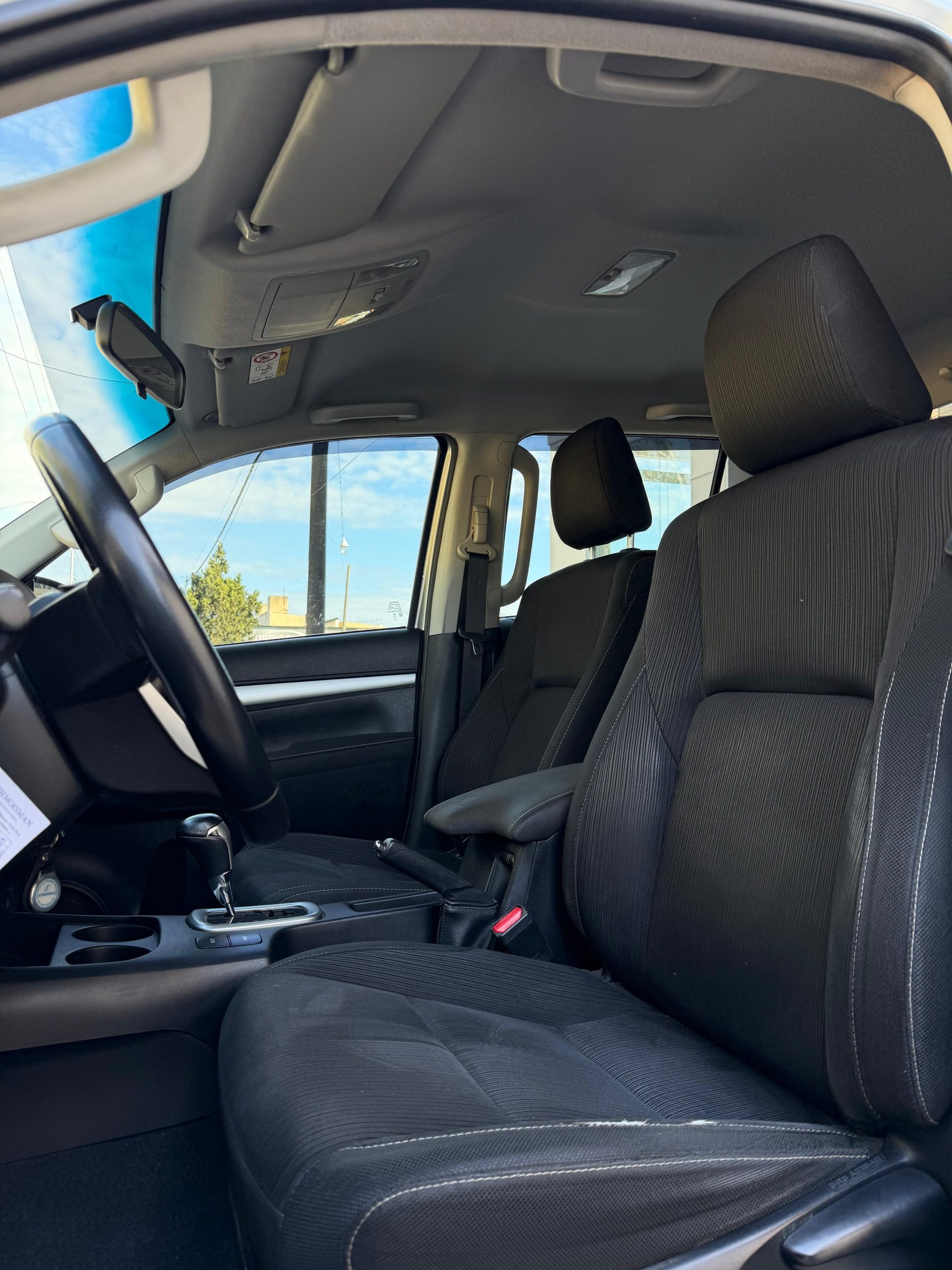 TOYOTA HILUX DC SR AT 4X2 - Imagen 7