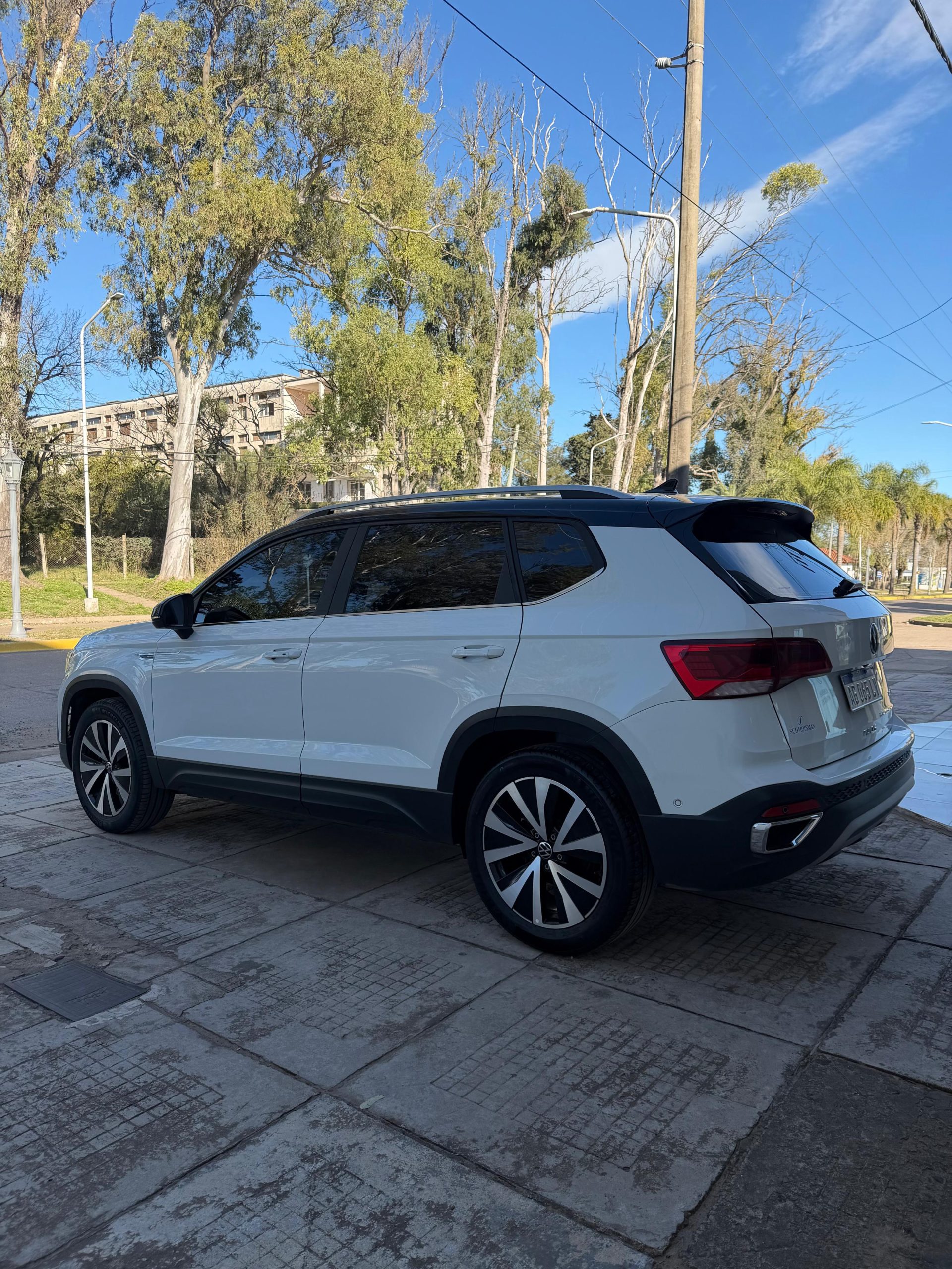 VOLKSWAGEN TAOS HIGHLINE BI TONO - Imagen 3